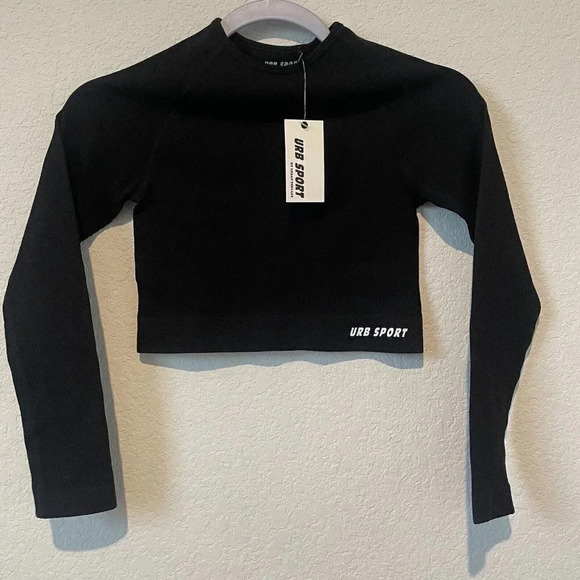 Urban Threads Seamless Long Sleeve Crop Top Biker Short Set Womens Small Black - Picture 3 of 9